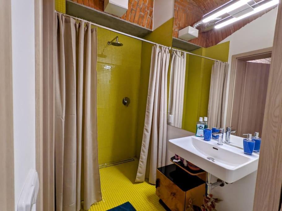 Romantic And Atypical Apartments In Prague'S Montmartre Exterior photo